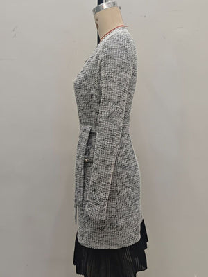 classic shift dress in black with round neck