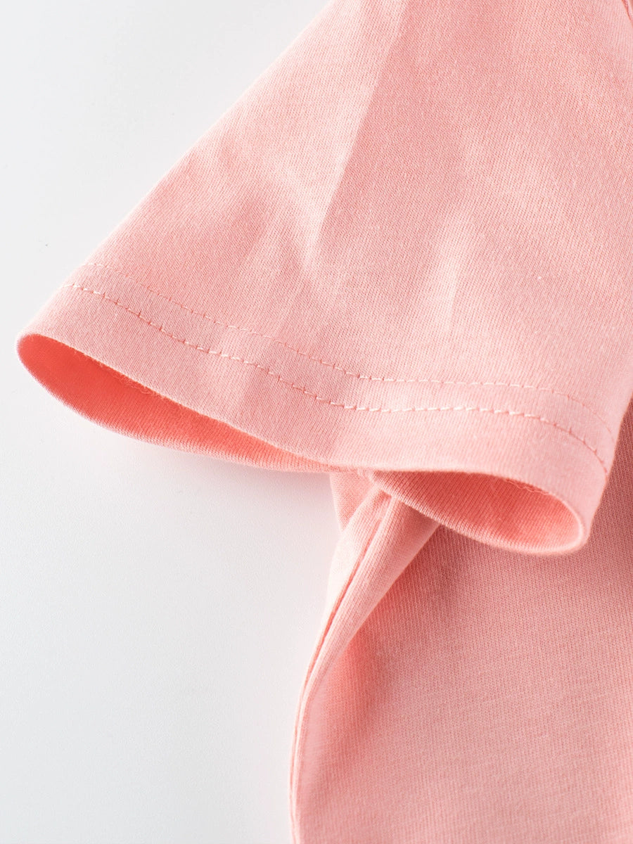 Pink cotton t-shirt with short sleeves and double-stitched hem.