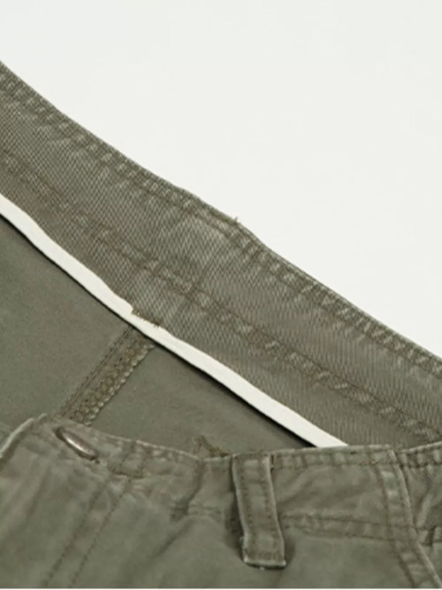Men's Loose Fit Cargo Pants With Multiple Pockets in Green