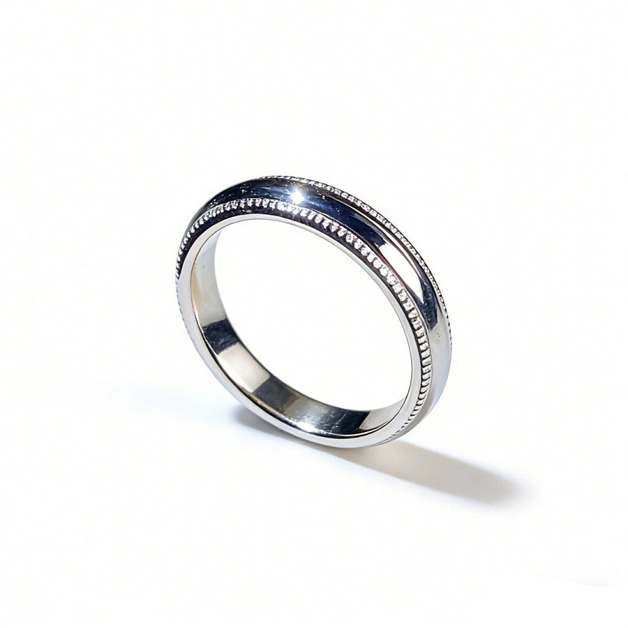 Silver with ring with textured edges 6