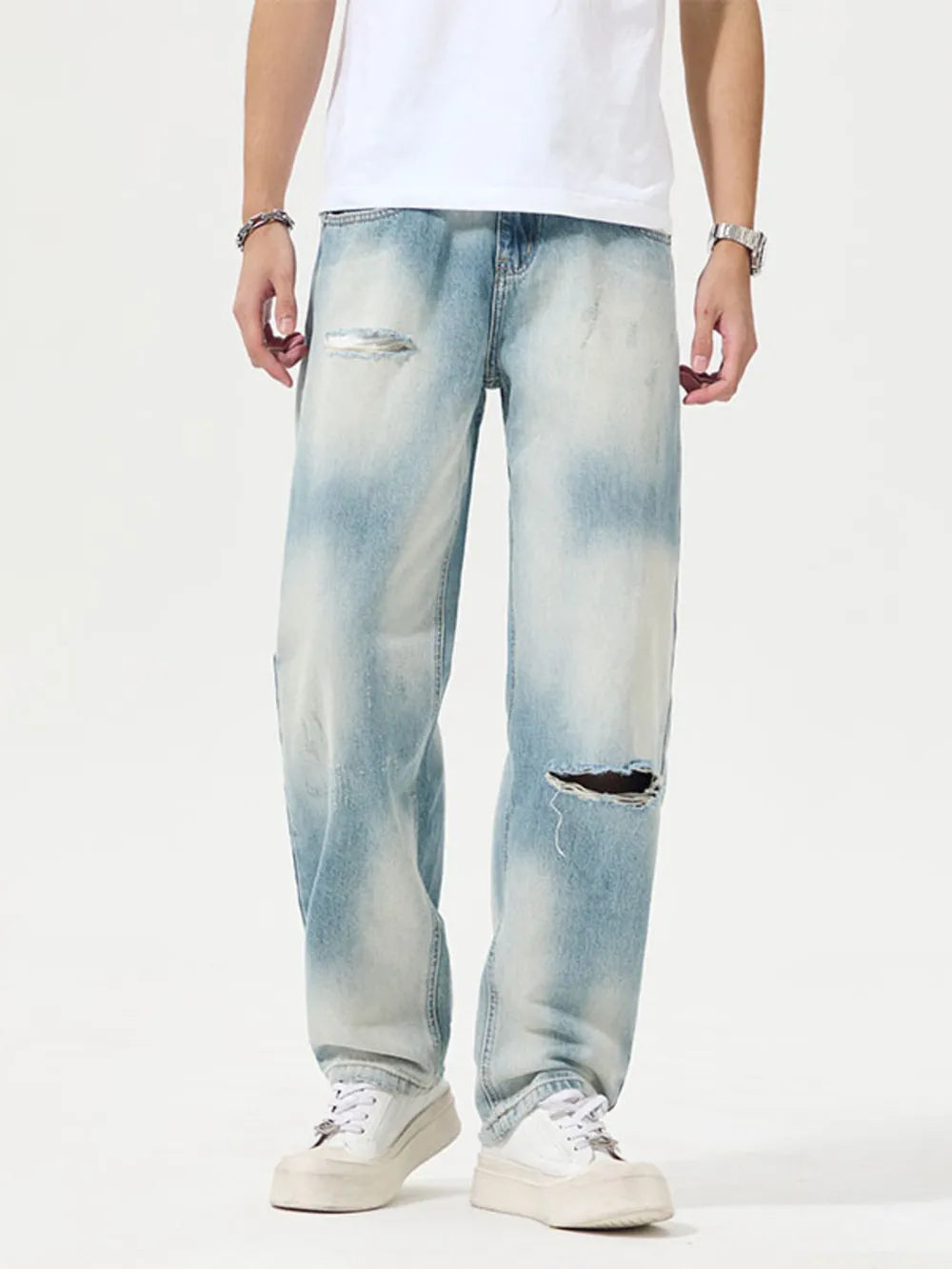 Light Men's Distressed Relaxed Fit Jeans
