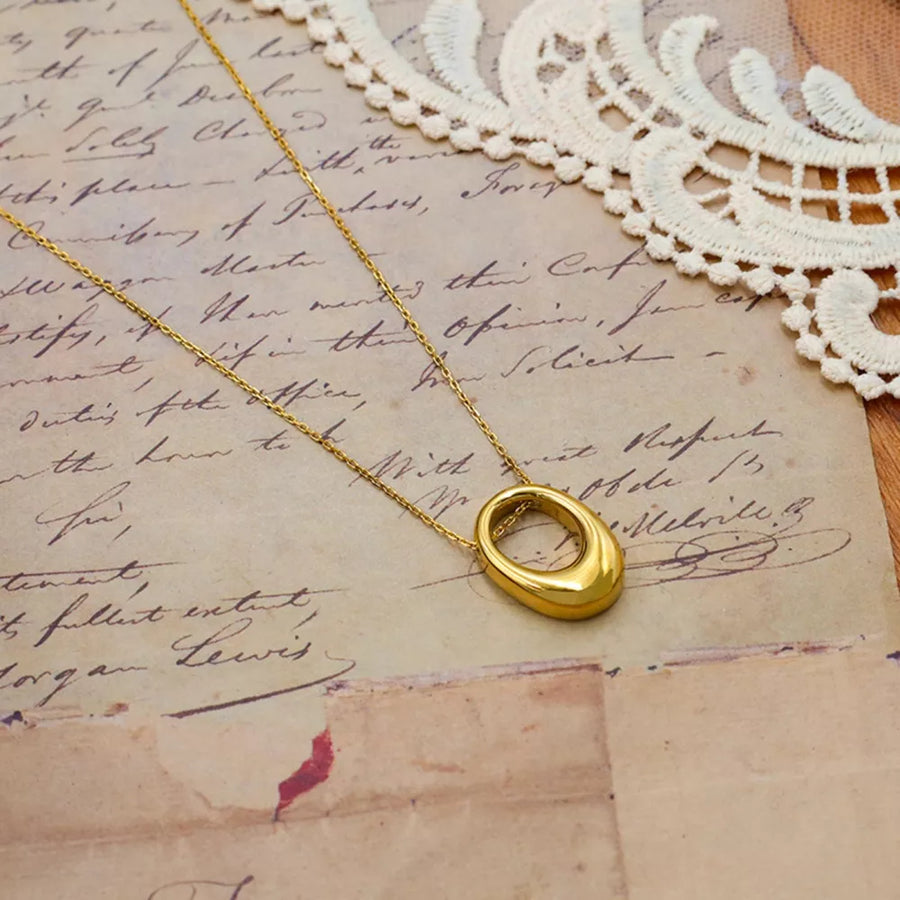 18k Gold-plated Oval Pendant Necklace in gold with 18K gold-plated