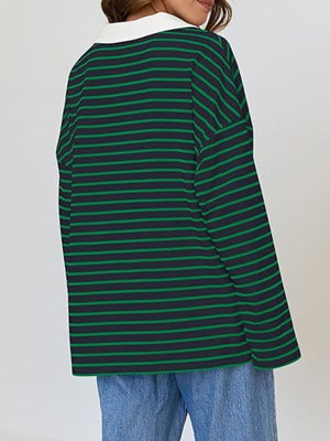 Oversized striped long-sleeve sweatshirt in dark blue and green with a white collar.