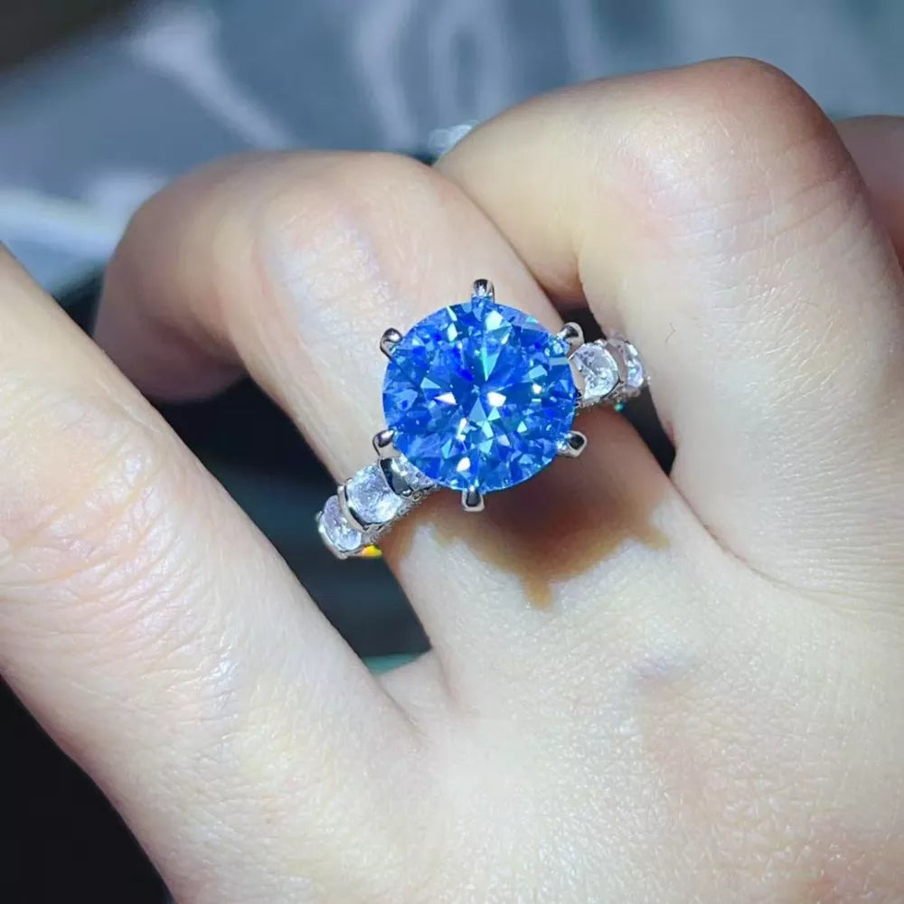 ring in sapphire blue featuring 6-prong setting and straight fit
