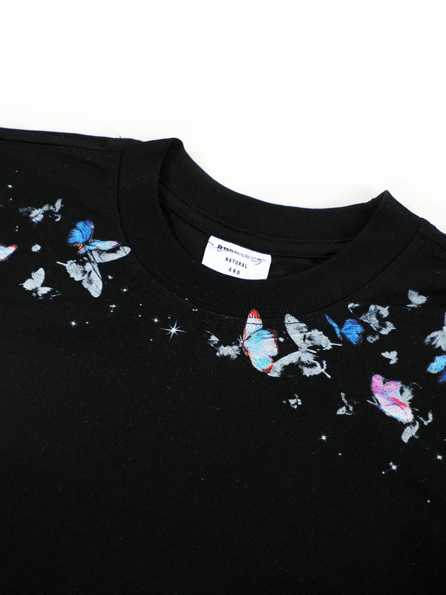 t-shirt in black with lightweight and hip-length