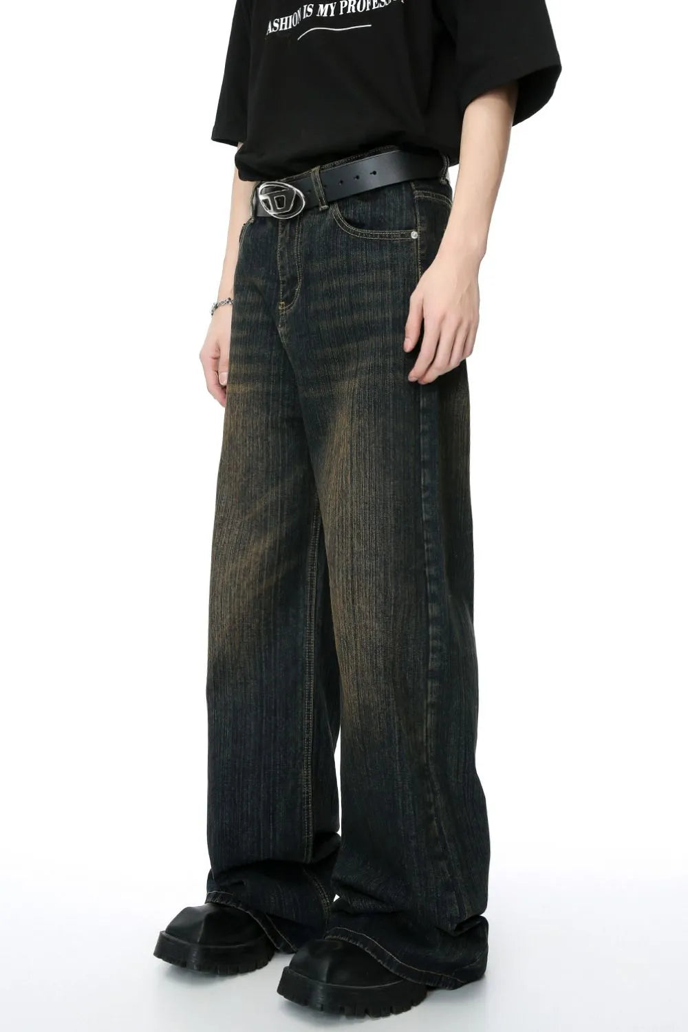 Skyline Swagger wide-leg jeans in dark wash cotton denim with a faded effect.