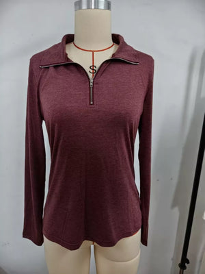 t-shirt in Sky Blue with zipper and hip-length
