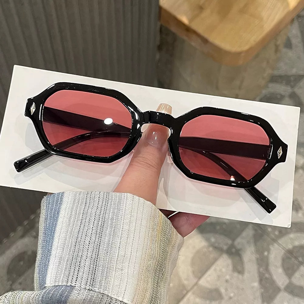 PC Frame material: Polycarbonate Lens material: Polycarbonate Temple material: P sunglasses in Style A with geometric