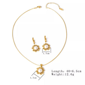 gold Jewelry Set with pearl accent and N/A