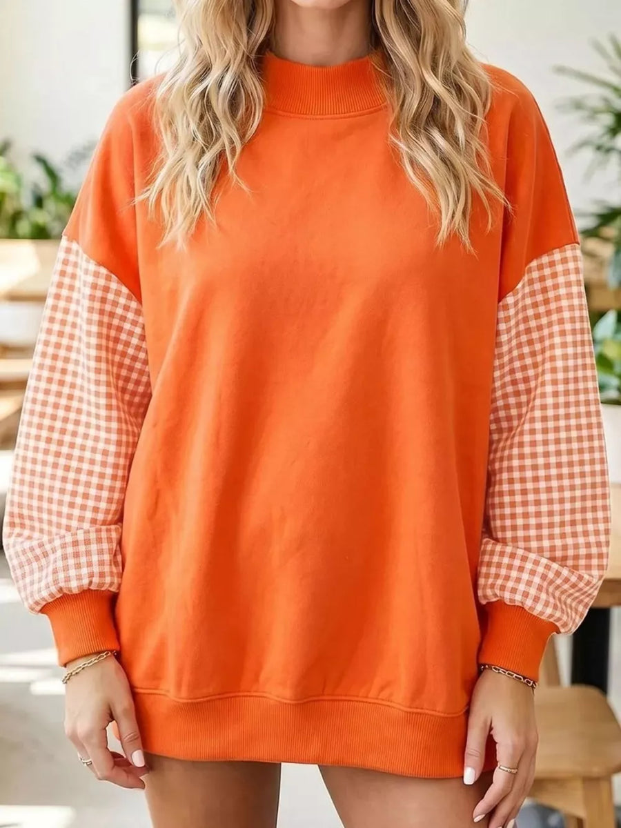Black sweatshirt with pullover and gingham