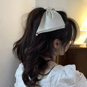 Beige hair clip with not applicable and clip