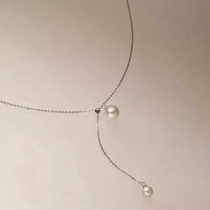 silver necklace with collar and hook-and-eye