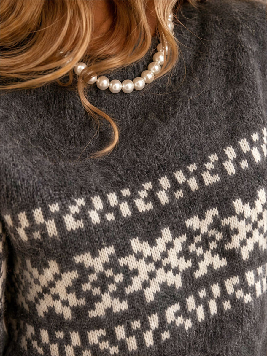 95% polyester, 5% spandex Care instructions: Machine wash cold crewneck sweater in Apricot with regular silhouette