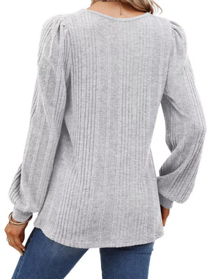 Black blouse with hip-length and pullover