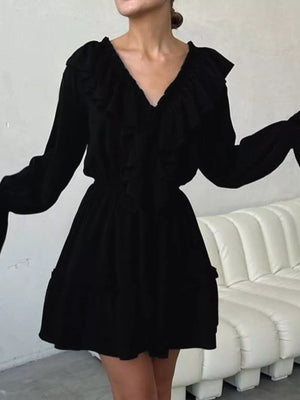 romantic mini dress in white with v-neck