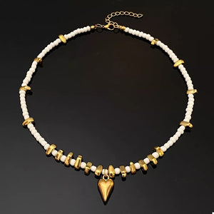 necklace in Style E with pendant and choker