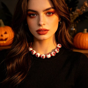 necklace in white featuring beaded and regular fit