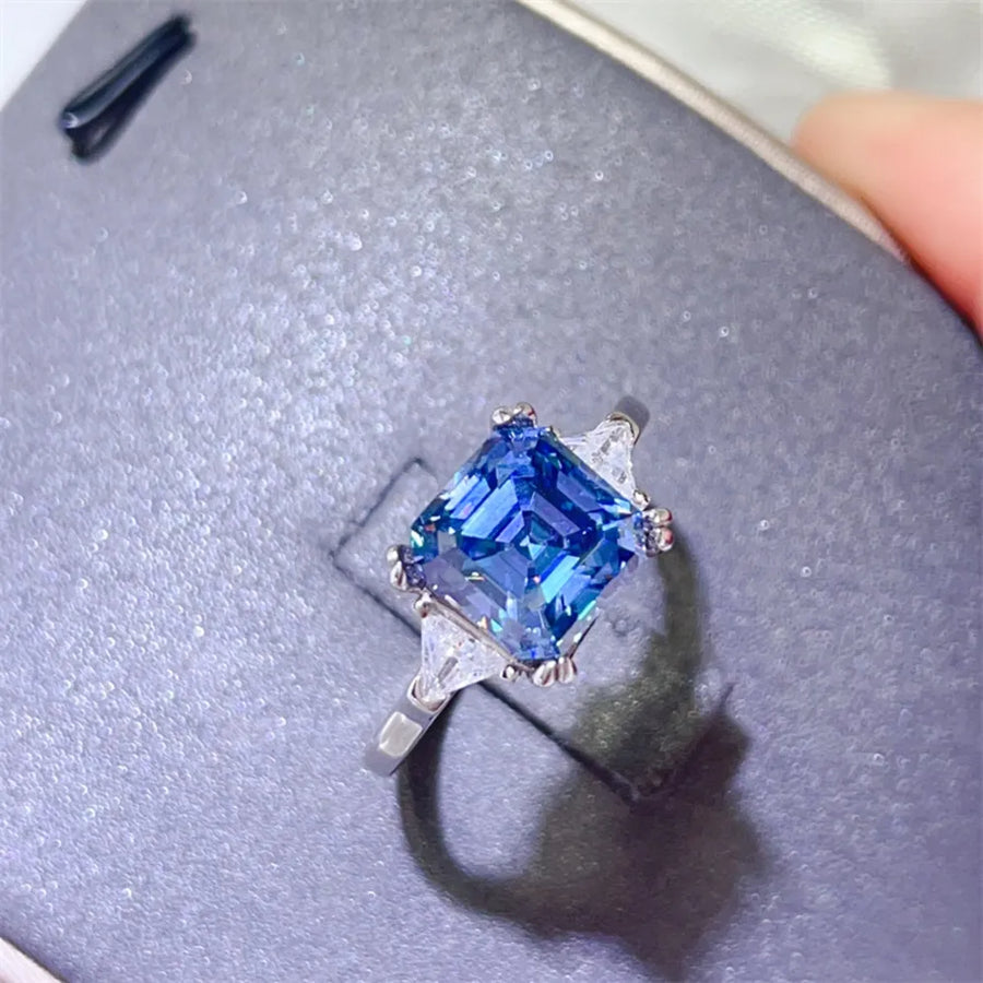 3 Carat Moissanite 925 Sterling Silver Ring in sapphire blue with 3 carat moissanite