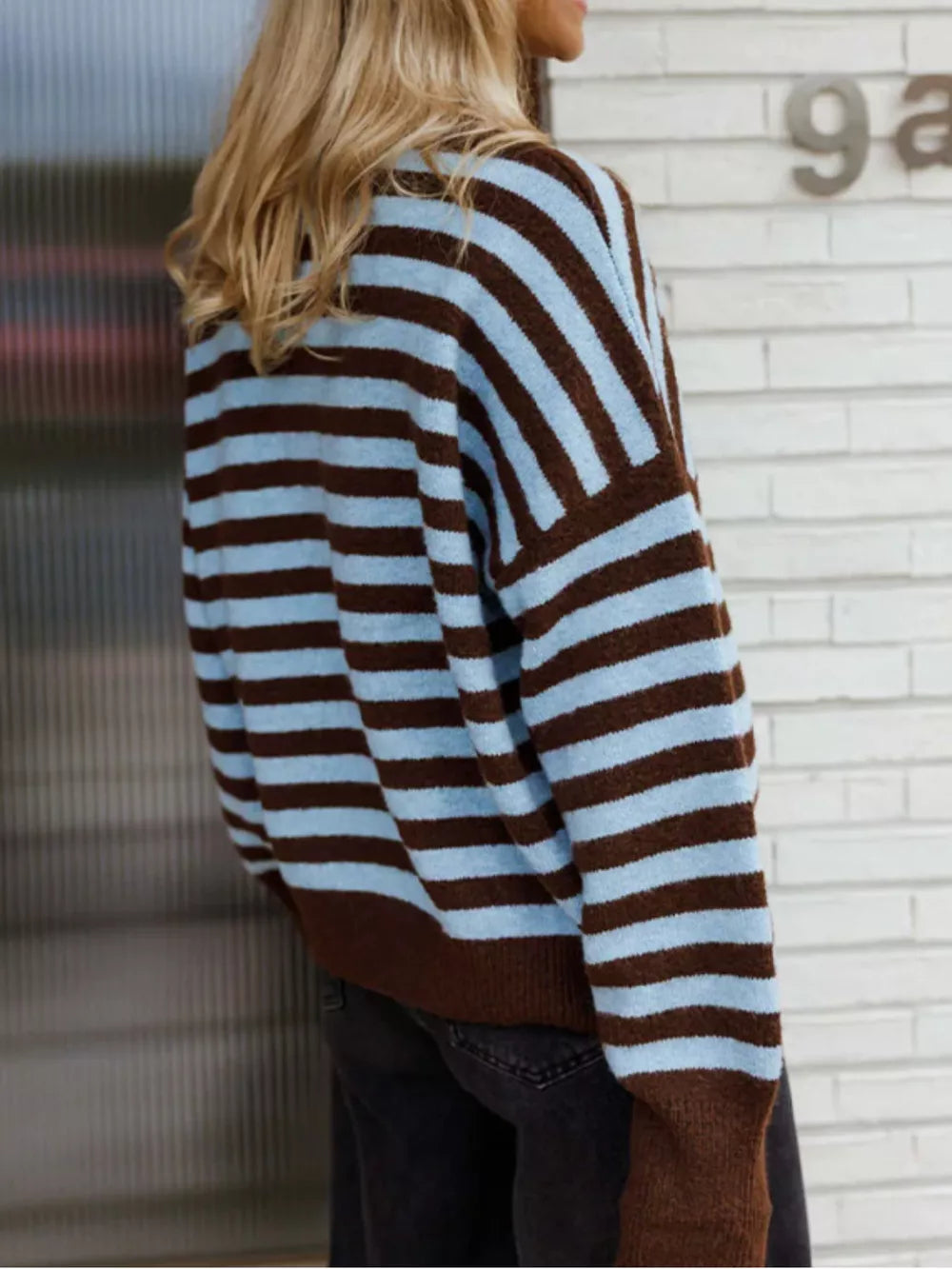 Rose Red And Black pullover sweater with hip-length and pullover