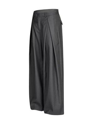 wide-leg pants in Black with adjustable and full-length