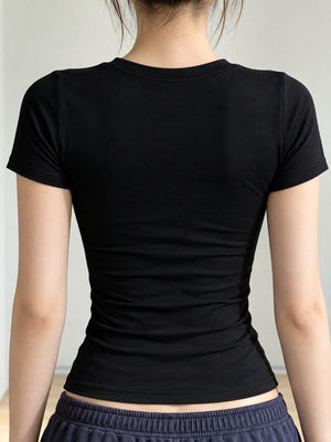 Polyester &amp t-shirt in White with slim silhouette