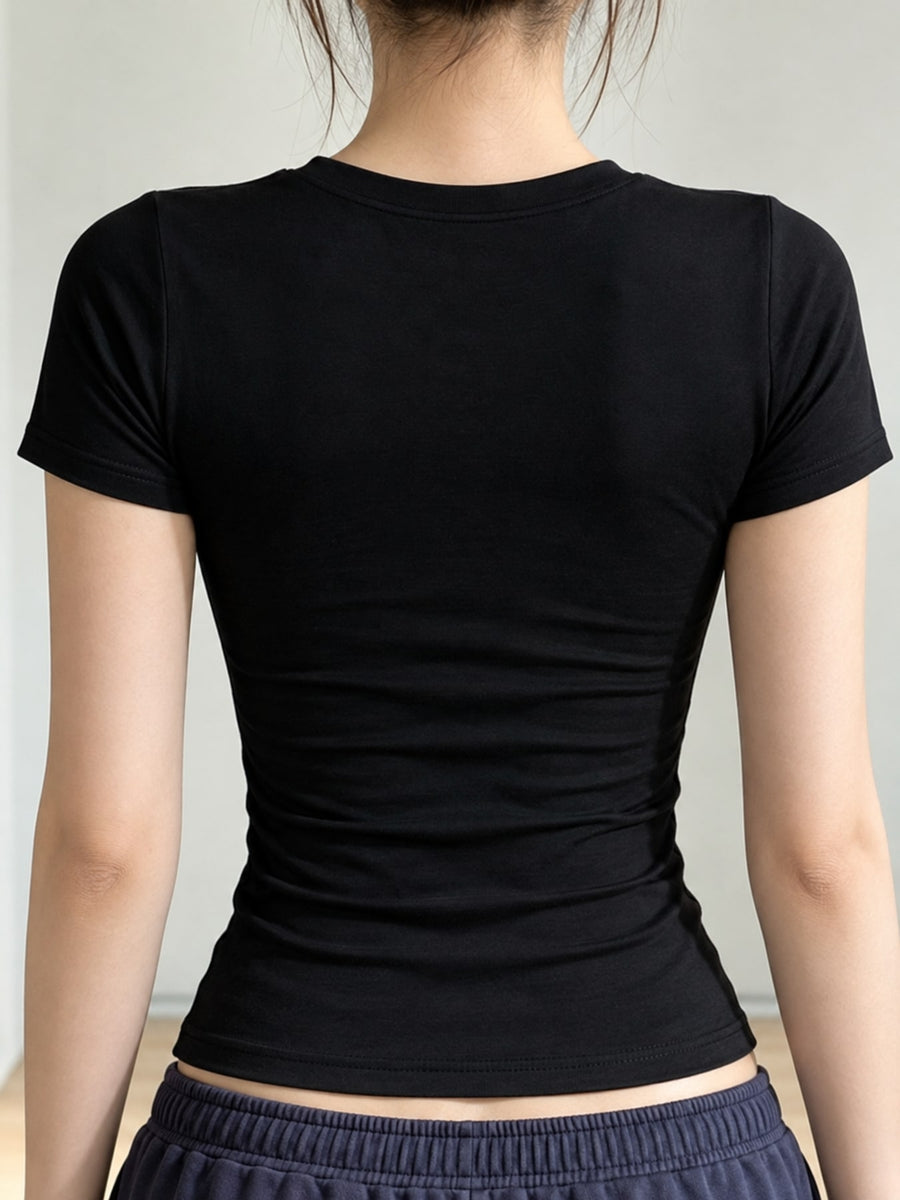 Polyester &amp t-shirt in White with slim silhouette