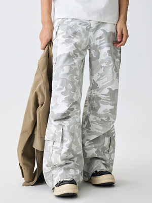 Relaxed fit snow camouflage cargo pants with multiple pockets and a casual style.