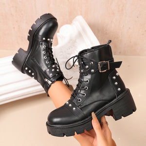 black boots with ankle-length and lace-up, zip-front