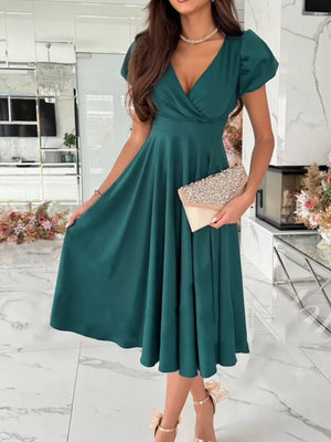 Black midi dress with lined and puff sleeve