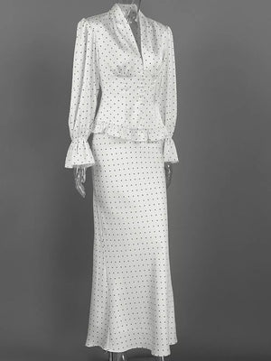 White fitted matching set with v-neck