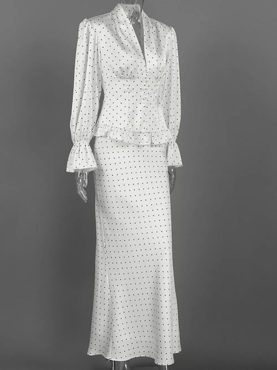 White fitted matching set with v-neck