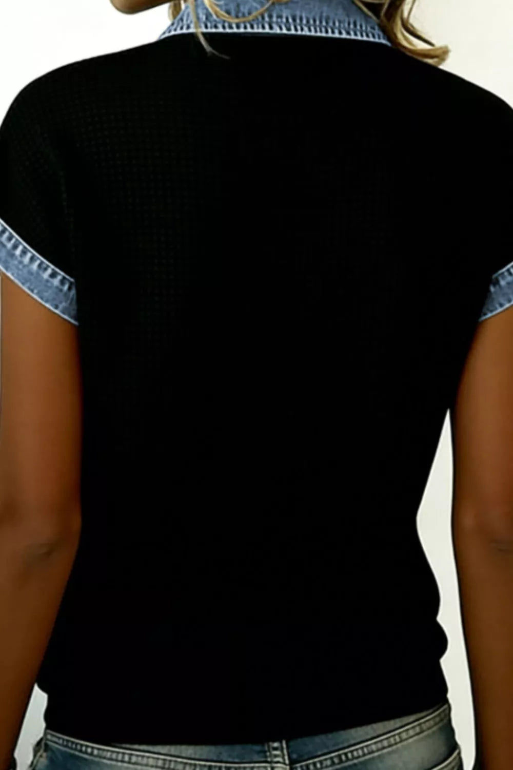 Black short sleeve shirt with bicolor denim collar and cuffs