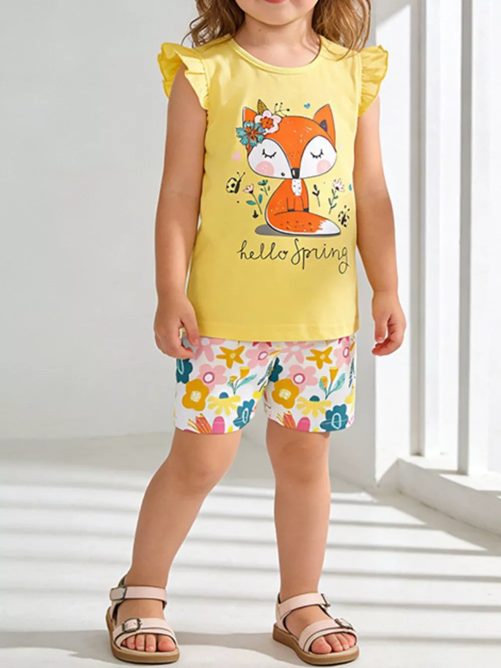 Toddler girl's yellow cotton set with fox graphic tee and floral shorts