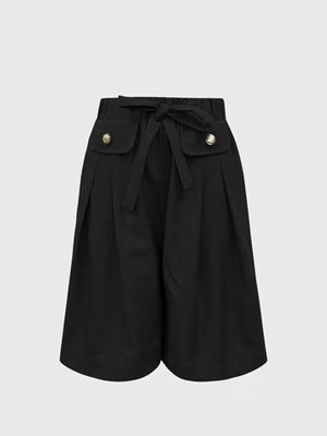 bermuda shorts in Linen Color with tied and bermuda
