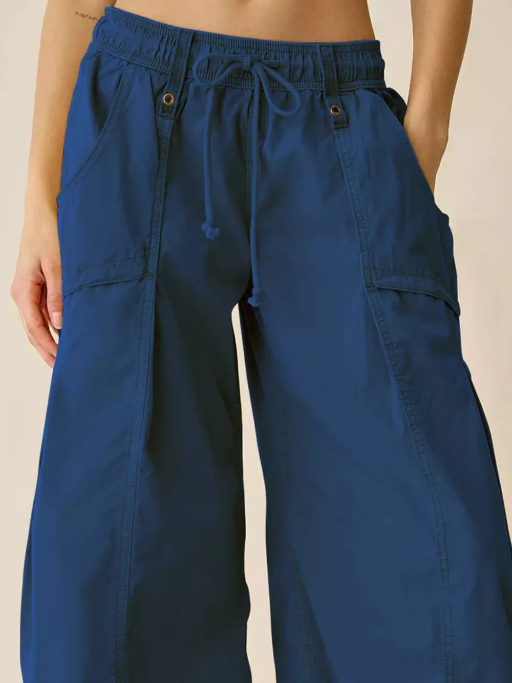 Khaki cargo pants with full-length and drawstring