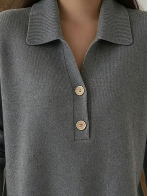 White pullover sweater with stretch and long sleeve