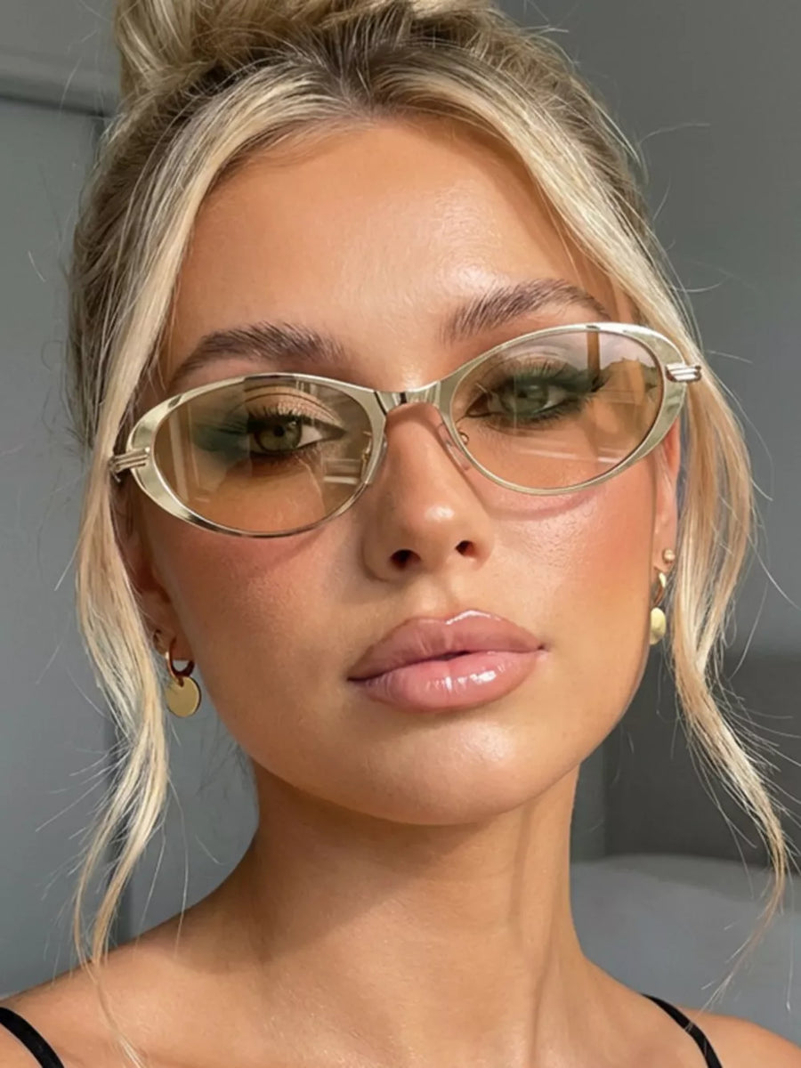 Black sunglasses with null and null