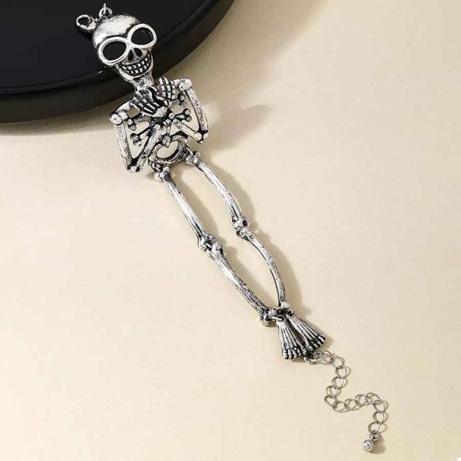 silver ACCESSORIES with clasp and skull motif