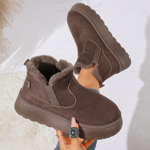 Black boots with ankle-length and slip-on