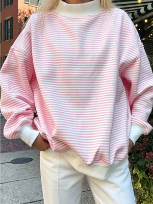 classic sweatshirt in Red with crew neck