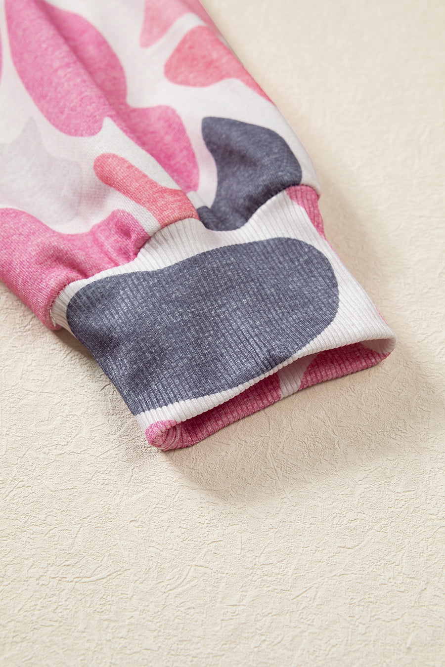 hot pink sweatshirt with pullover and camo
