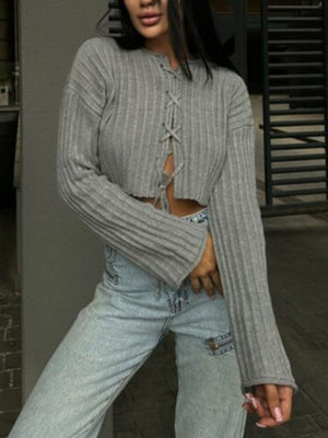 Gray pullover sweater with stretch and long sleeve