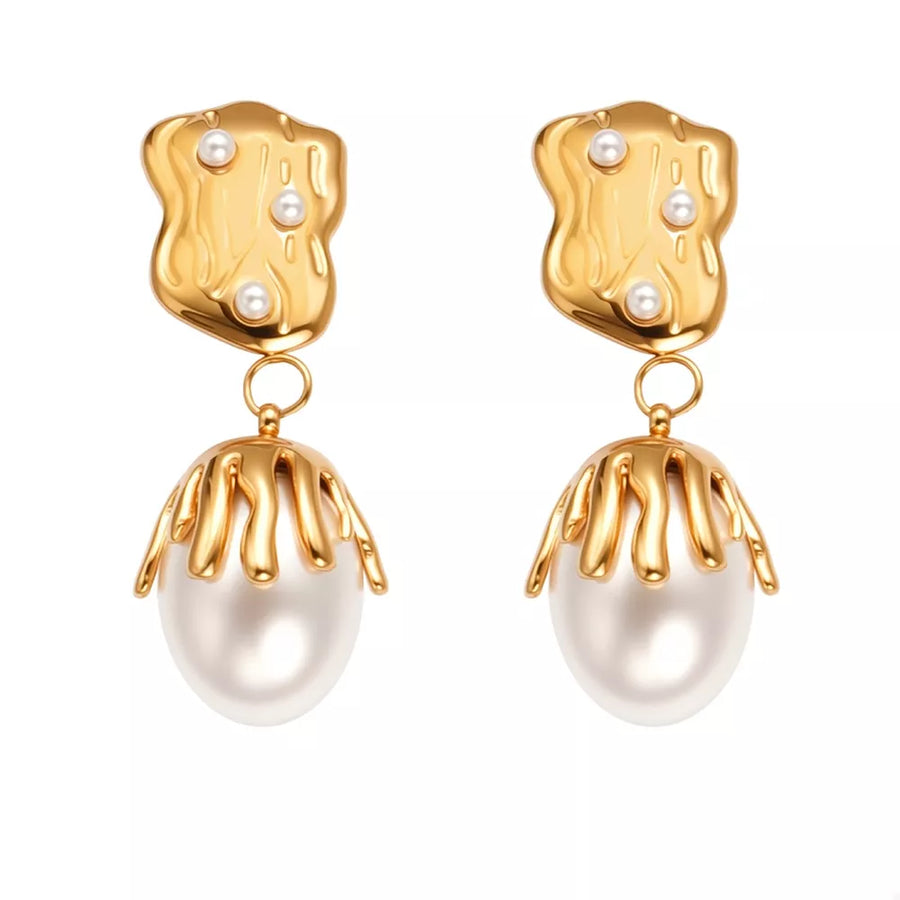earrings in gold