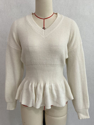 classic v-neck sweater in Red with v-neck