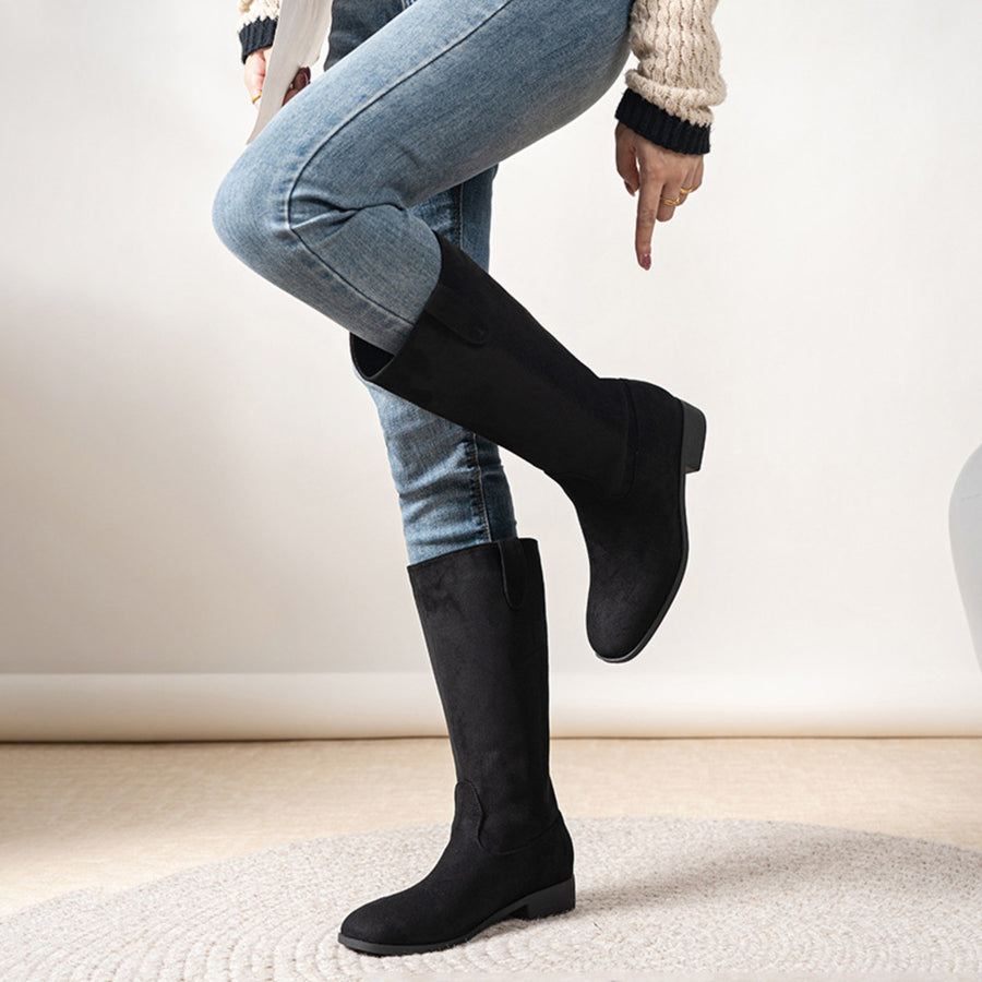Black boots with knee-length and pull-on