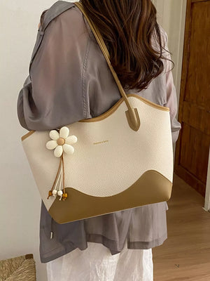 handbag in White