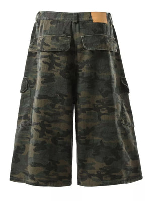 Green Camouflage, Men's Camouflage Cargo Capris in Green Camouflage