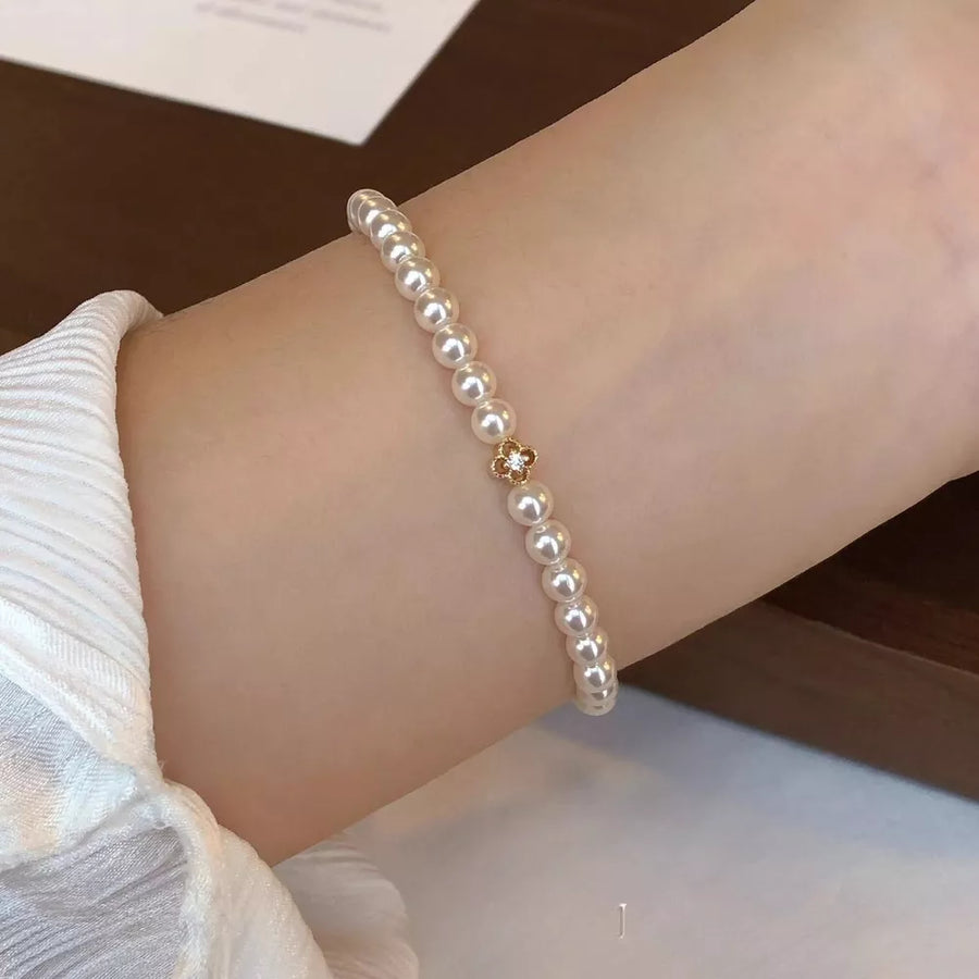 Floral Pearl Beaded 18k Gold-plated Bracelet in White with pearl beads