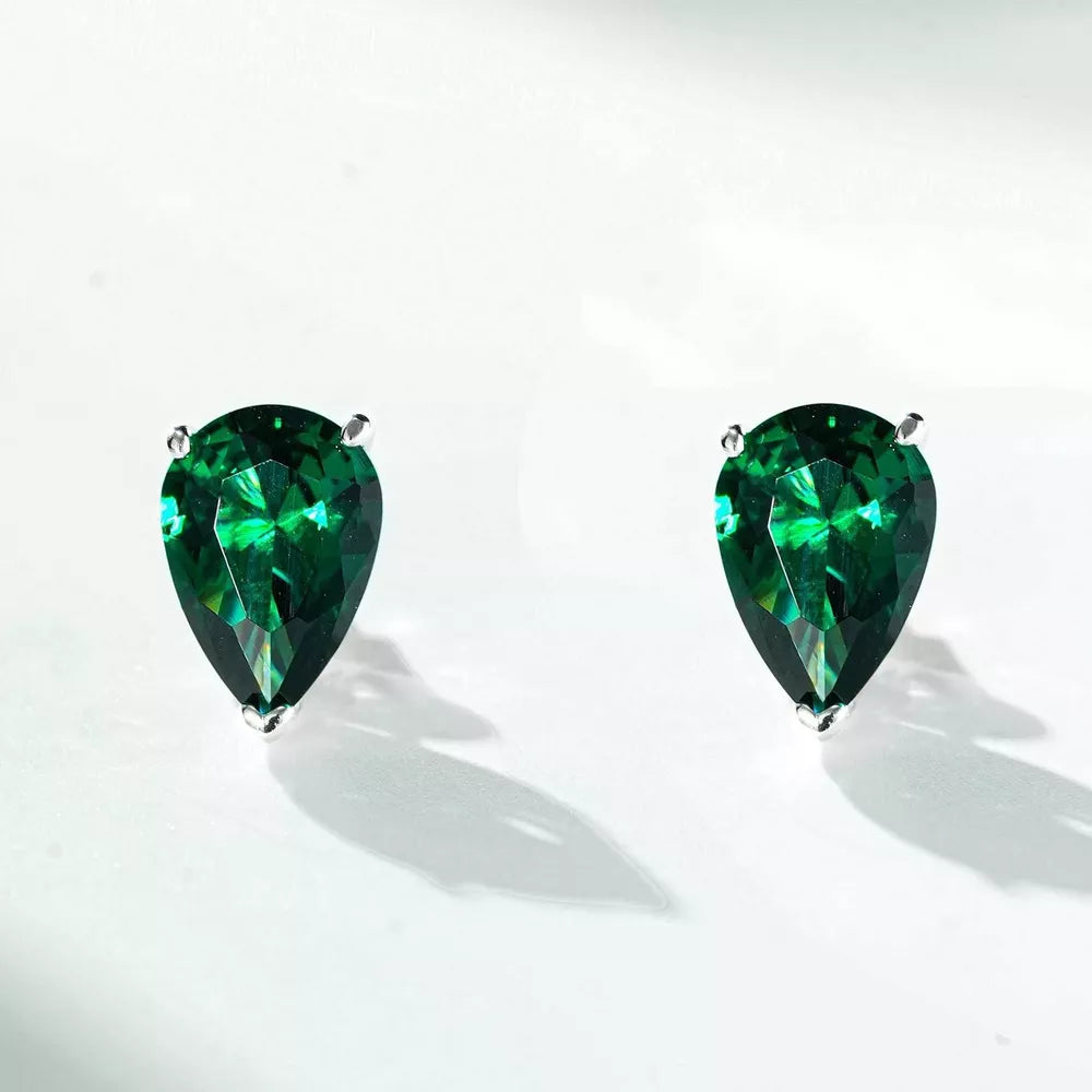 earrings in Gold with teardrop shape and mini