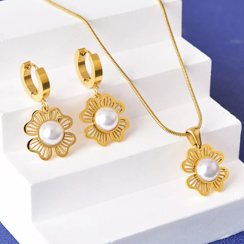 gold Jewelry Set with floral and N/A
